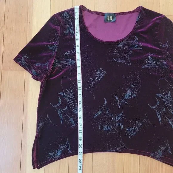 vintage 90s burgundy wine red embossed velvet short sleeved blouse goth romantic - Picture 7 of 8